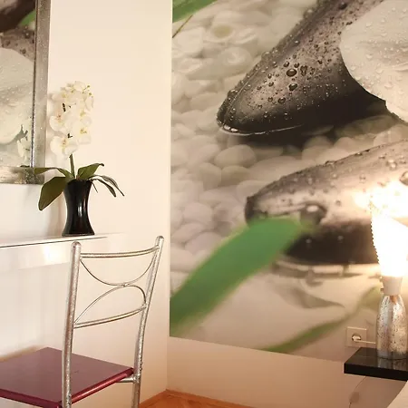 Roso Apartment