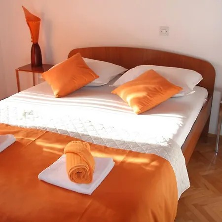 Roso Apartment *